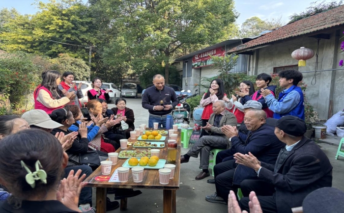 bf4ec6d4b9c1efad38f5af79c749bb7